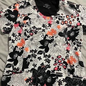 Cherokee Infinity Scrub top